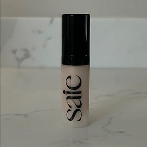 Saie Glowy Super Gel lightweight Dewy illuminator. 5 ml. Warm glow color. New!